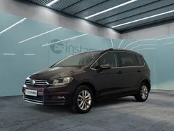 Rot Gebraucht 2018 VW Touran Van / Kleinbus | 20.599 € (Guter Preis)