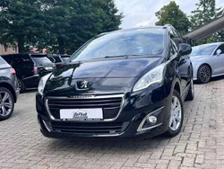 Schwarz Gebraucht 2014 Peugeot 5008 Allure Van / Kleinbus | 8.200 € (Fairer Preis)