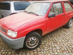 Rot Gebraucht 1991 Opel Corsa Kleinwagen | 500 €