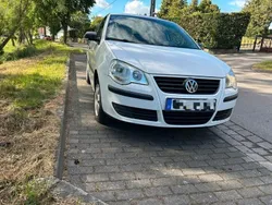 Weiß Gebraucht 2005 VW Polo Comfortline Limousine | 1.000 € (Guter Preis)