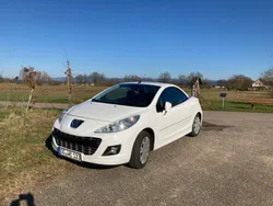 Weiß Gebraucht 2011 Peugeot 207 CC Cabrio | 5.399 € (Etwas zu teuer)