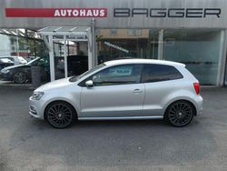 Silber Gebraucht 2016 VW Polo Comfortline Limousine | 5.490 € (Fairer Preis)