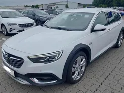 Weiß Gebraucht 2020 Opel Insignia Country Tourer Basis Kombi | 23.980 € (Fairer Preis)