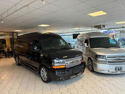 Schwarz Gebraucht 2017 Chevrolet Express Van / Kleinbus | 89.900 €