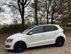 Weiß Gebraucht 2012 VW Polo Highline Kleinwagen | 7.500 € (Etwas zu teuer)