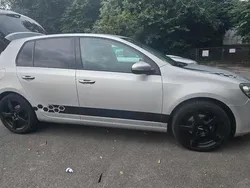 Grau Gebraucht 2011 VW Golf VI Kleinwagen | 5.000 € (Guter Preis)