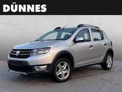 Platingrau metallic Gebraucht 2015 Dacia Sandero Prestige Limousine | 9.445 € (Etwas zu teuer)