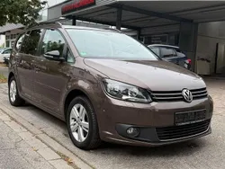Braun Gebraucht 2012 VW Touran Match Van / Kleinbus | 7.490 € (Guter Preis)