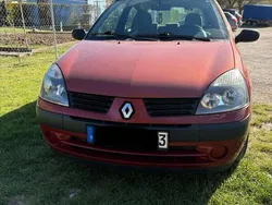 Rot Gebraucht 2005 Renault Clio II Kleinwagen | 1.490 € (Guter Preis)