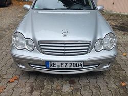 Schwarz Gebraucht 2004 Mercedes C180 Elegance Limousine | 3.500 € (Etwas zu teuer)