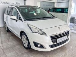 Weiß Gebraucht 2015 Peugeot 5008 Allure Van / Kleinbus | 10.880 € (Teuer)