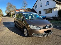 Braun Gebraucht 2011 VW Sharan Edition Van / Kleinbus | 9.990 € (Etwas zu teuer)