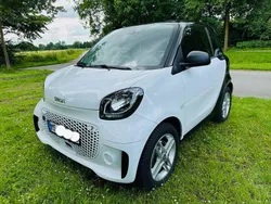 Weiß Gebraucht 2023 Smart ForTwo Electric Drive Passion Kleinwagen | 12.900 € (Fairer Preis)
