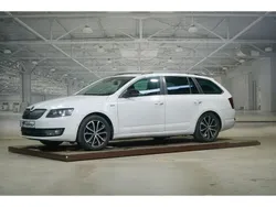 Moonweiss metallic Gebraucht 2014 Skoda Octavia Elegance Kombi | 8.950 € (Superpreis)