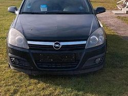 Schwarz Gebraucht 2005 Opel Astra Kombi | 1.999 € (Guter Preis)