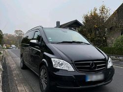 Schwarz Gebraucht 2011 Mercedes Viano Van / Kleinbus | 17.899 € (Fairer Preis)