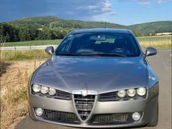 Grau Gebraucht 2011 Alfa Romeo 159 Limousine | 4.950 € (Fairer Preis)