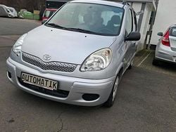 Silber Gebraucht 2003 Toyota Yaris Verso Van / Kleinbus | 5.299 € (Teuer)
