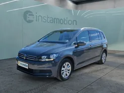 Grau Gebraucht 2024 VW Touran Comfortline Van / Kleinbus | 35.248 € (Fairer Preis)