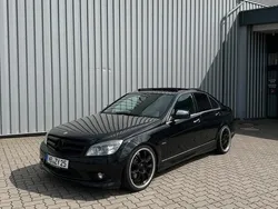 Schwarz Gebraucht 2007 Mercedes R63 AMG Van / Kleinbus | 9.800 €
