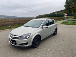 Grau Gebraucht 2009 Opel Astra Innovation Limousine | 4.650 € (Fairer Preis)