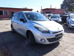 Silber Gebraucht 2011 Renault Scénic III Bose Edition Van / Kleinbus | 2.999 € (Guter Preis)