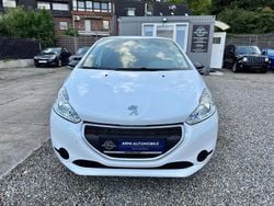 Blanc banquise Gebraucht 2014 Peugeot 208 Access Kleinwagen | 3.990 € (Guter Preis)