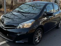Schwarz Gebraucht 2014 Toyota Yaris Edition Limousine | 5.500 € (Etwas zu teuer)