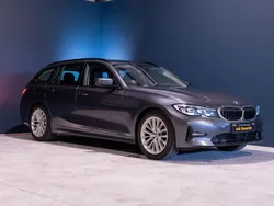 Grau Gebraucht 2021 BMW 320 Sport Line Kombi | 22.990 € (Superpreis)