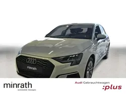 Weiß Gebraucht 2022 Audi A3 Sportback e-tron Limousine | 23.859 € (Fairer Preis)
