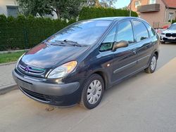 Schwarz Gebraucht 2001 Citroën Xsara Picasso Van / Kleinbus | 950 €