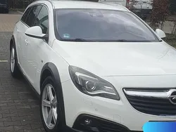 Weiß Gebraucht 2016 Opel Insignia Kombi | 9.500 € (Fairer Preis)