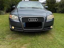 Grau Gebraucht 2005 Audi A4 Limousine | 2.490 € (Fairer Preis)