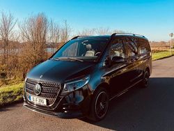 Schwarz Gebraucht 2024 Mercedes 300 AMG line Van / Kleinbus | 78.500 € (Teuer)