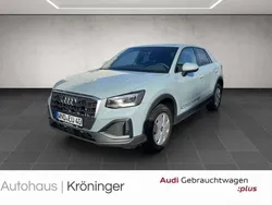 Pfeilgrau perleffekt Gebraucht 2024 Audi Q2 Ambiente SUV | 33.990 € (Fairer Preis)