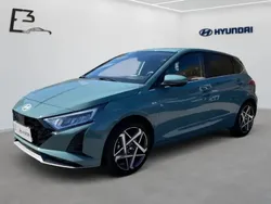 Mangrove green / mic Gebraucht 2024 Hyundai i20 Turbo Kleinwagen | 21.490 €