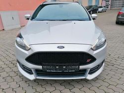 Silber Gebraucht 2015 Ford Focus ST Limousine | 12.500 € (Fairer Preis)