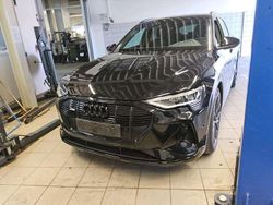 Mythosschwarz metallic Gebraucht 2022 Audi e-tron Black Edition SUV | 35.935 € (Superpreis)