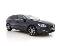 Blau Gebraucht 2015 Volvo V60 Summum Kombi | 9.445 € (Superpreis)