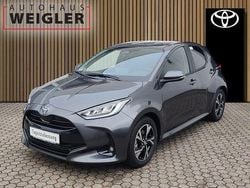 Grau Neu 2025 Toyota Yaris Hybrid Comfort Limousine | 24.670 € (Guter Preis)