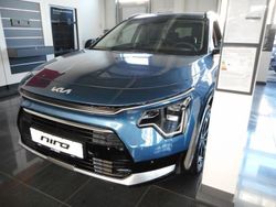 Blau Gebraucht 2024 Kia Niro Spirit SUV | 35.450 € (Etwas zu teuer)