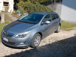 Silber Gebraucht 2011 Opel Astra Design Edition Kombi | 3.999 € (Fairer Preis)