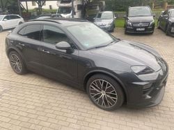 Grau Gebraucht 2025 Porsche Macan SUV | 76.990 €