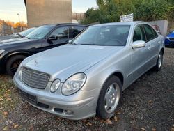 Silber Gebraucht 2005 Mercedes E200 Limousine | 4.990 € (Fairer Preis)