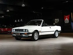 Weiß Gebraucht 1987 BMW 325 Cabriolet Sport Line Cabrio | 27.500 €
