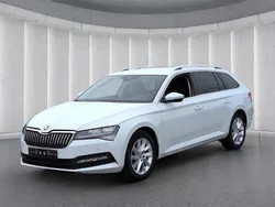 Moonweiss metallic Gebraucht 2025 Skoda Superb Kombi | 34.390 € (Guter Preis)