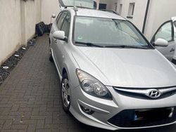 Grau Gebraucht 2011 Hyundai i30 Edition Kombi | 2.000 € (Guter Preis)