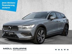 Thunder grey / metallic Gebraucht 2023 Volvo V60 CC Plus Kombi | 44.970 € (Teuer)