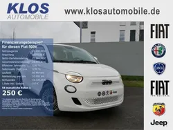 Gruen Gebraucht 2022 Fiat 500e Icon Limousine | 23.490 € (Teuer)