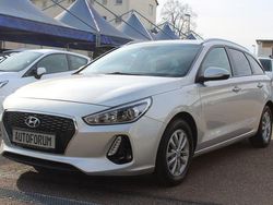 Silber Gebraucht 2018 Hyundai i30 Trend Kombi | 9.989 € (Superpreis)